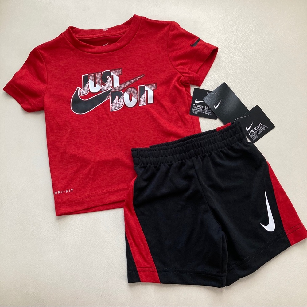 Nike active performance shorts set 2202